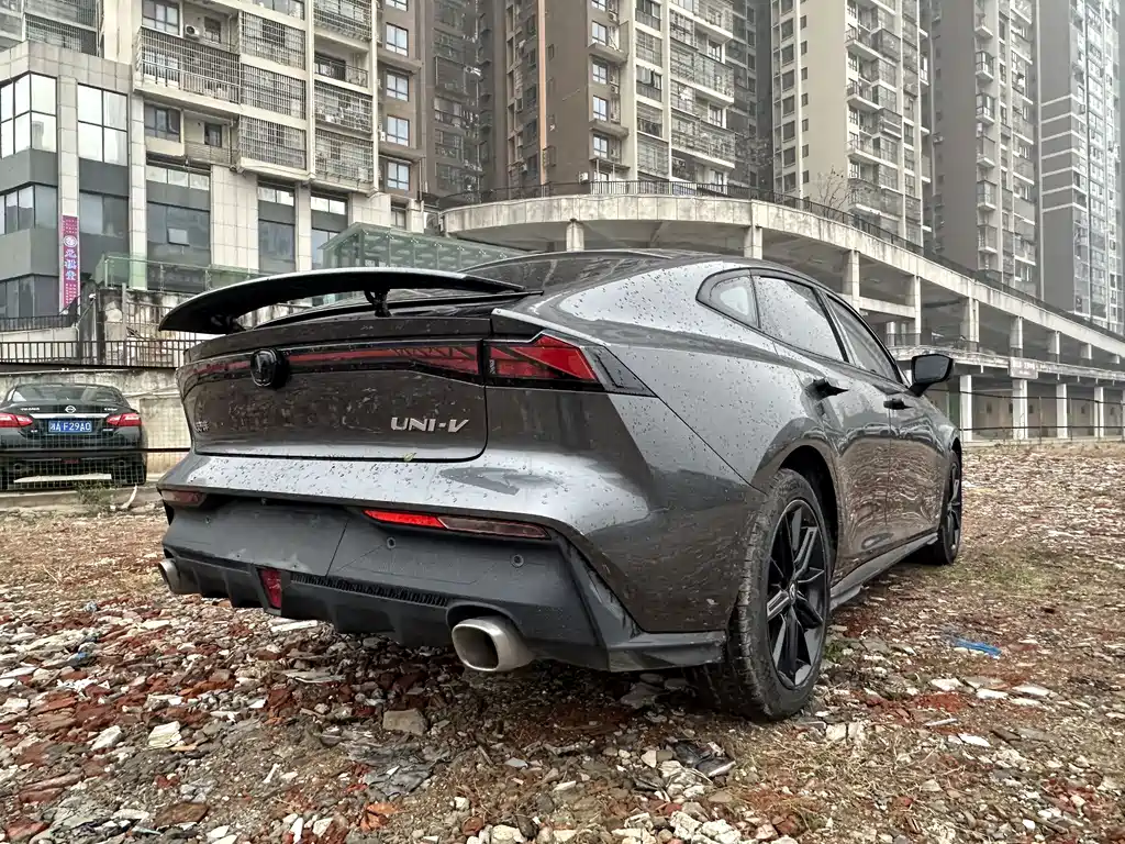 Changan UNI-V 1.5 T Outstanding