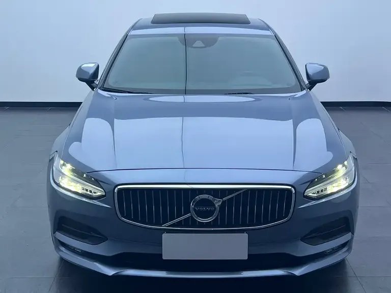 Volvo S90 T4 Smart Vision