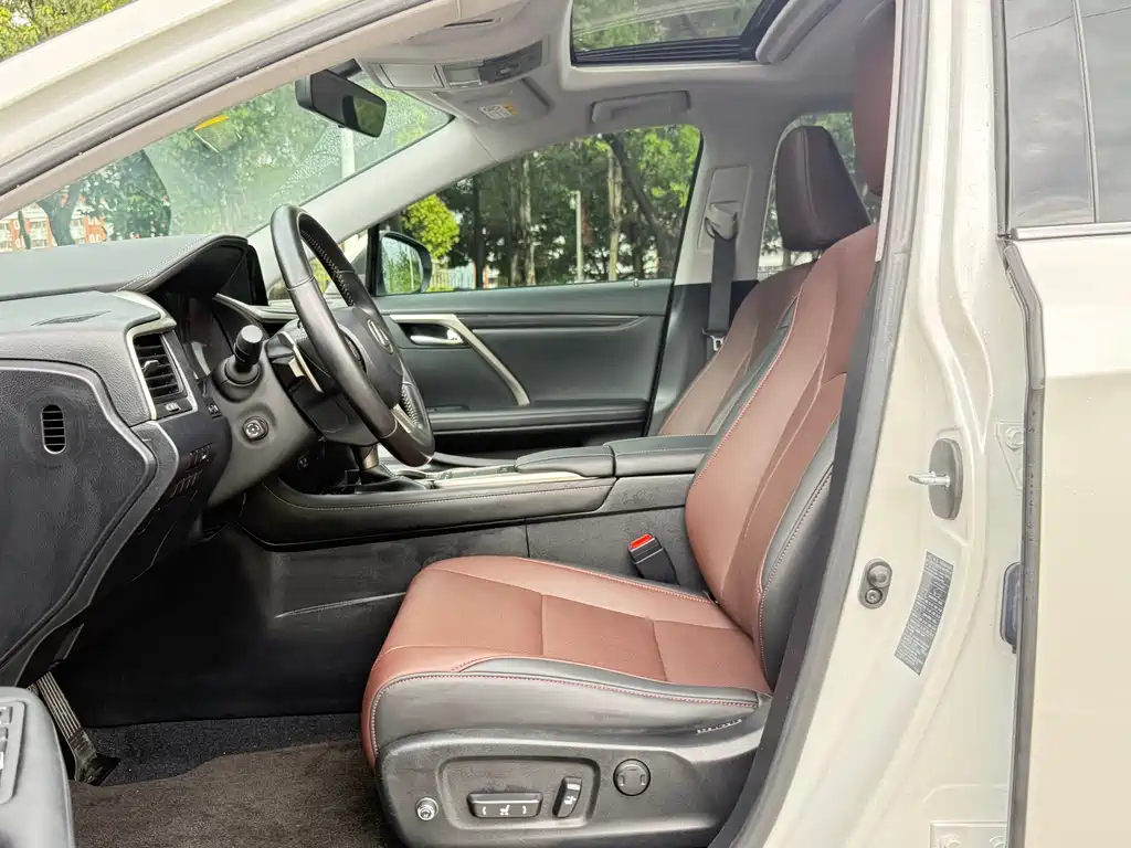 Lexus RX Facelift 300 2 WD Elite