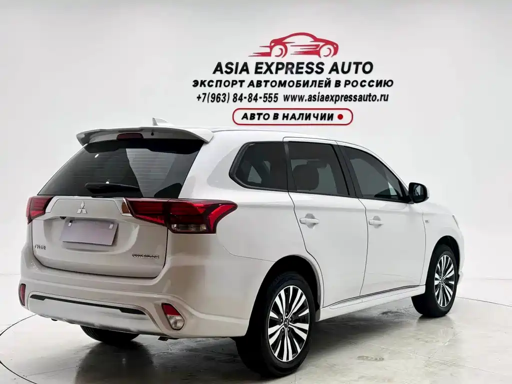 Outlander 2.0 L 2 WD Smooth Travel 5-seat