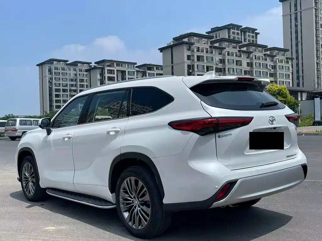 Highlander 汉兰达 2026款 2.5 L智能电混双擎四驱尊贵版 7座