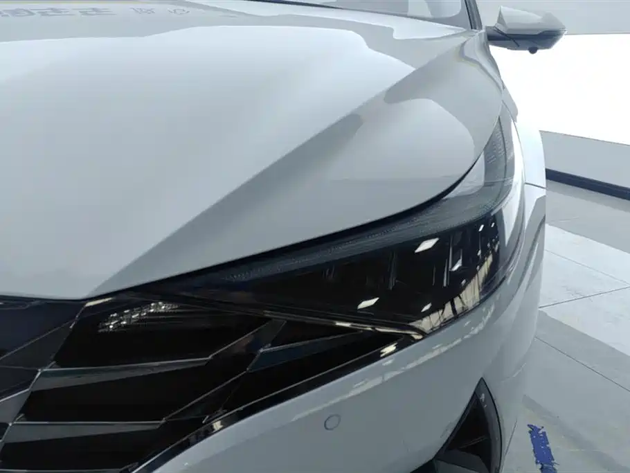 Elantra 1.5 L CVT GLX Elite
