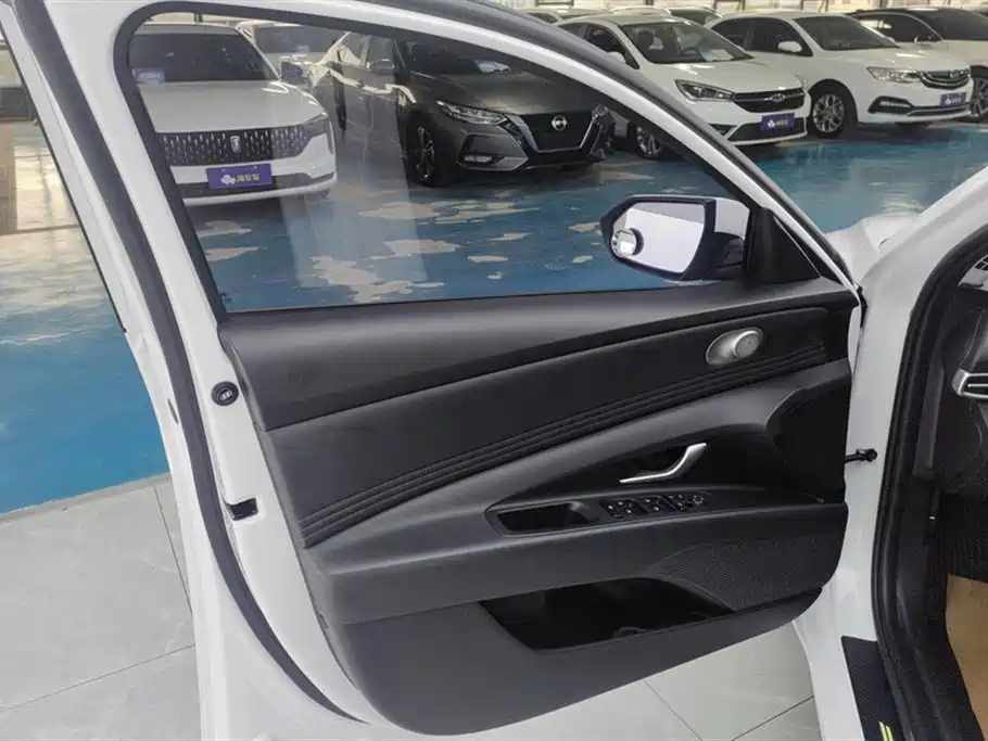 Elantra 1.5 L CVT GLX Elite