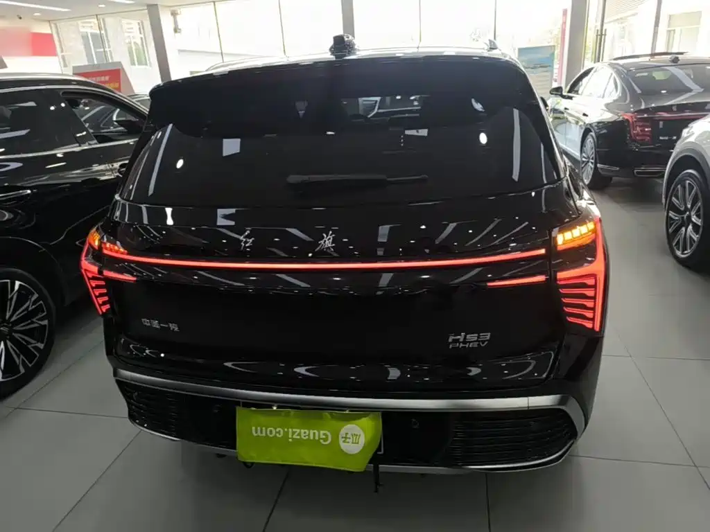 Hongqi HS3 PHEV 115 km Power Action