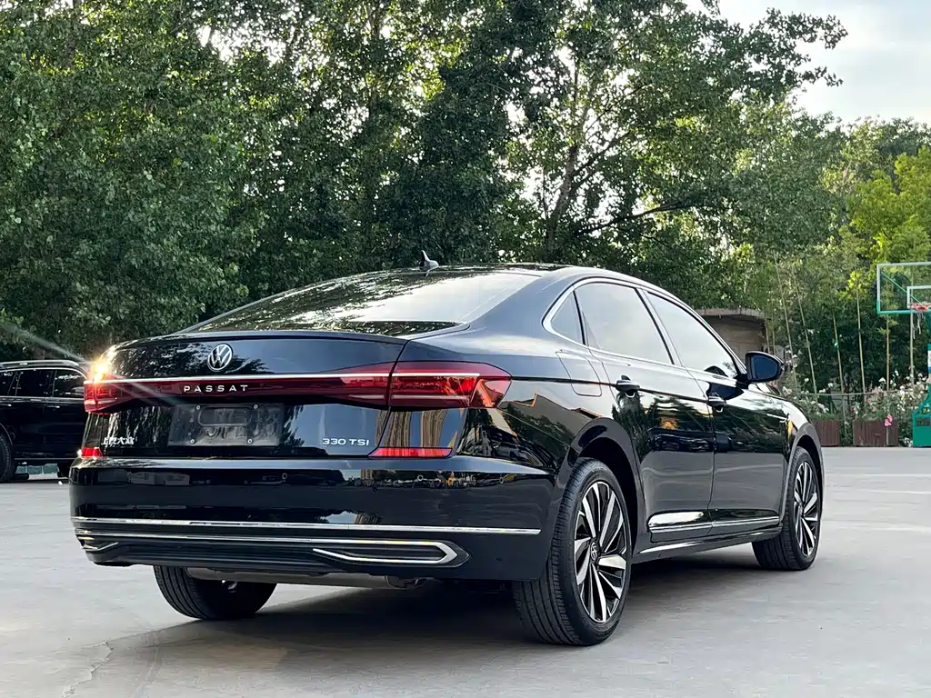 Passat 330 TSI Luxury