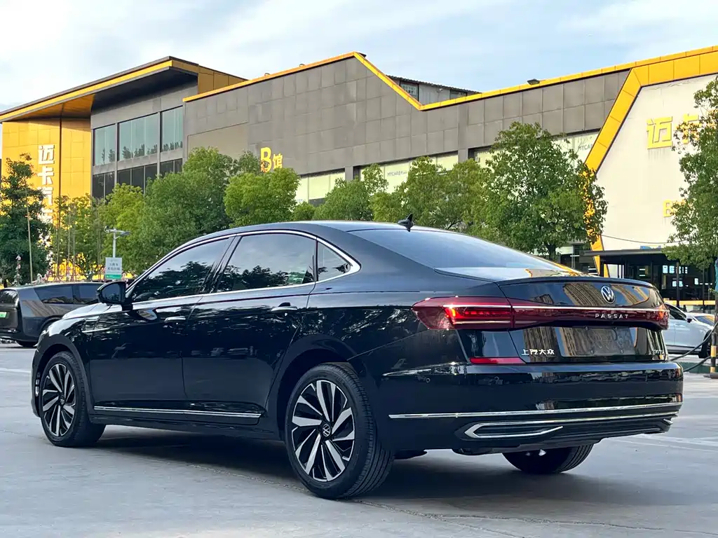 Passat 330 TSI Luxury