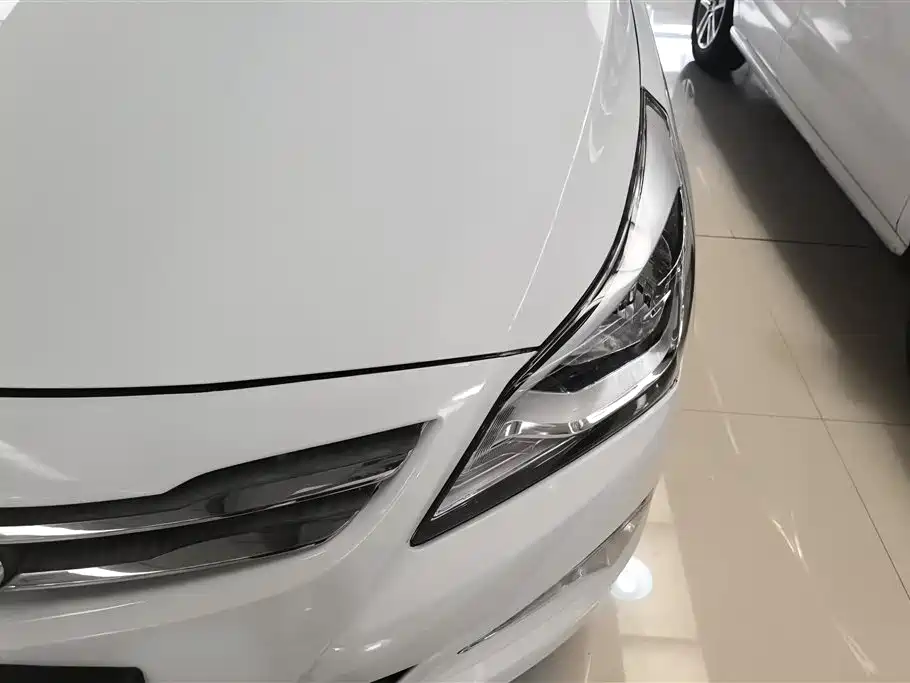 Accent 1.4 L Auto Intelligent GLS