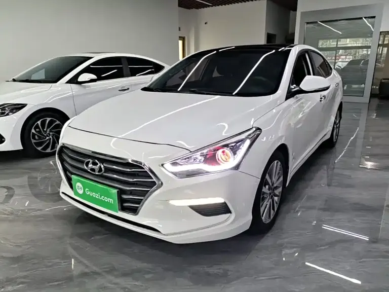 Hyundai Mistra 1.8 L Auto Intelligent GLS CN-V