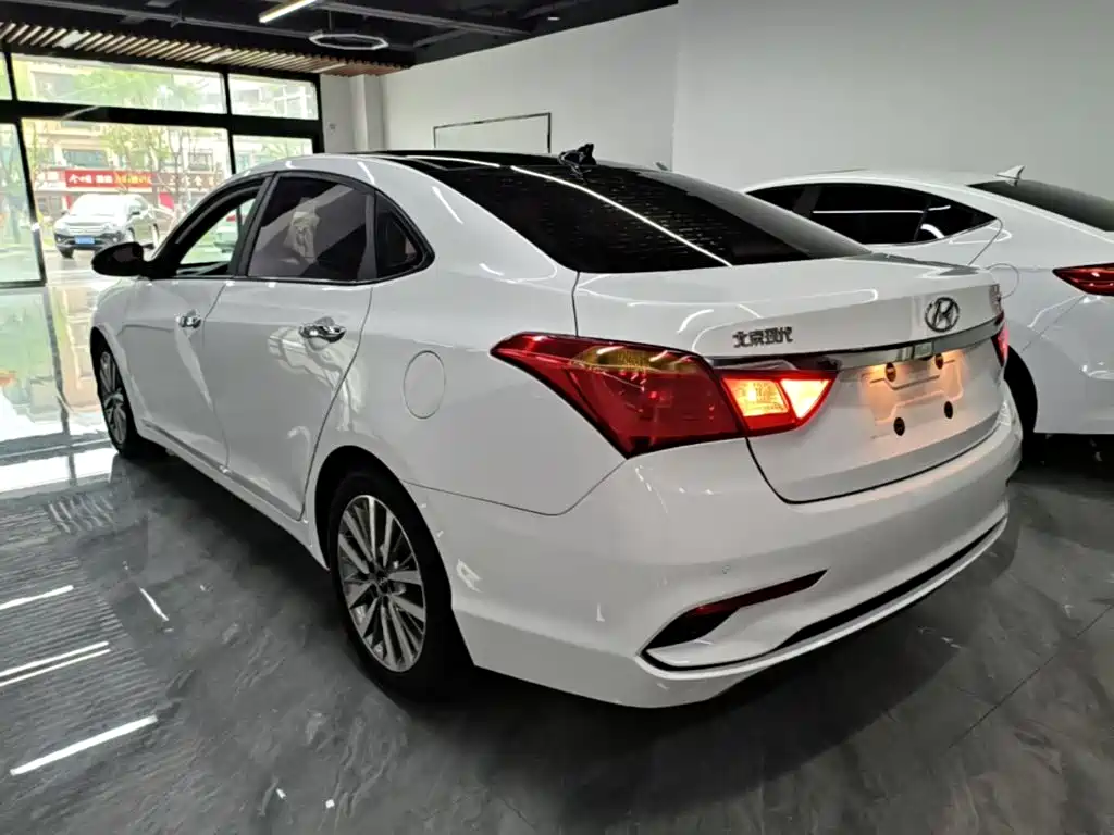 Mistra 1.8 L Auto Intelligent GLS CN-V