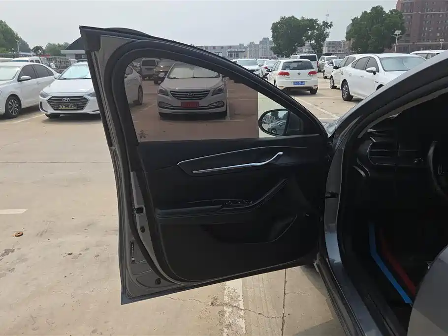 Destroyer 05 Glory DM-i 55 KM Luxury