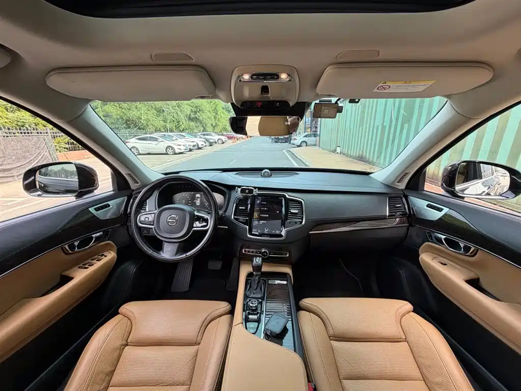Volvo XC90 沃尔沃XC90 2015款 T6 智尊版 5座