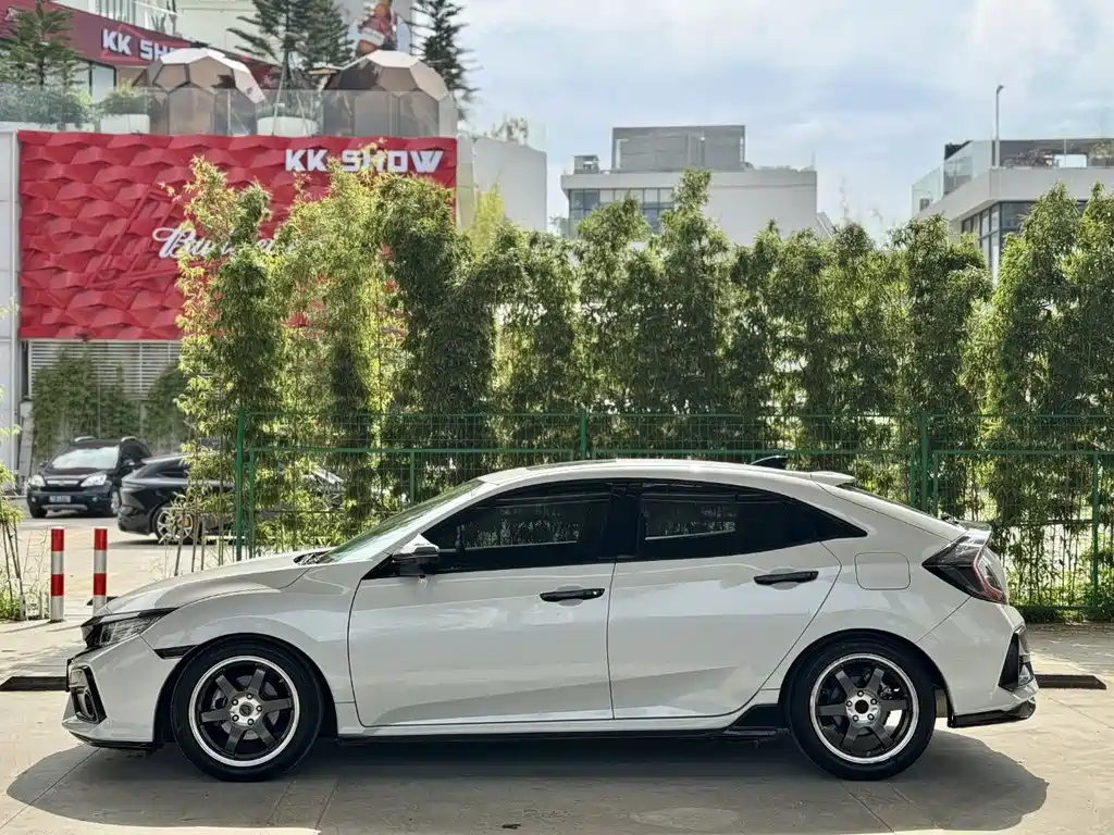 Civic HATCHBACK 220 TURBO CVT Trend Cool Control