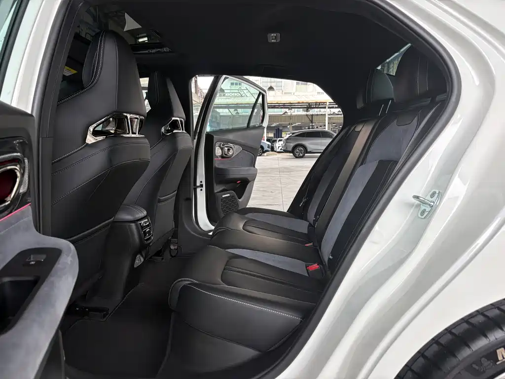 Arrizo 8 1.6 T DCT Elegant