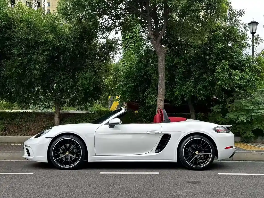 Porsche 718 Boxster 2.0 T