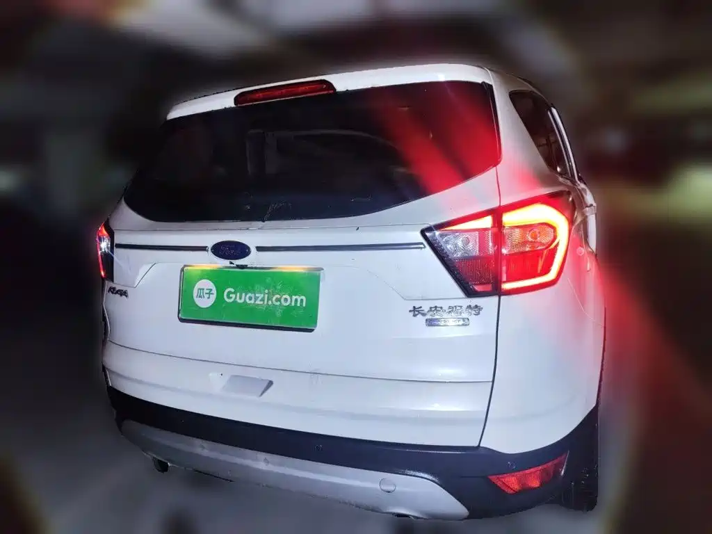Kuga EcoBoost 180 2 WD Fine Wing