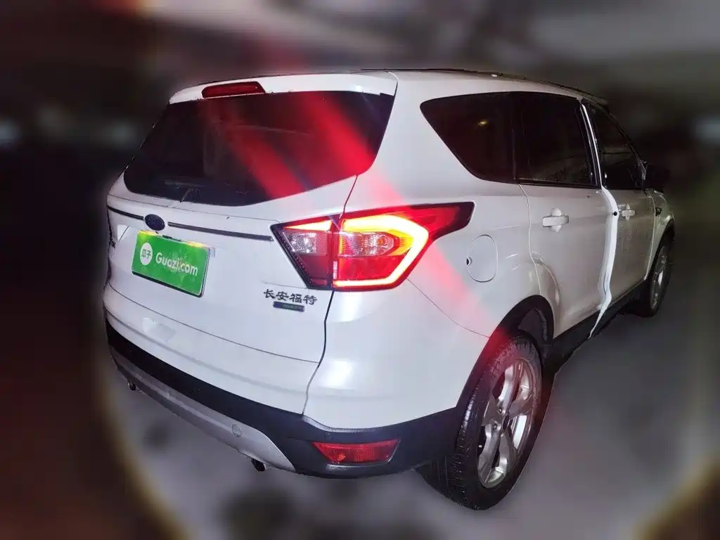 Kuga EcoBoost 180 2 WD Fine Wing