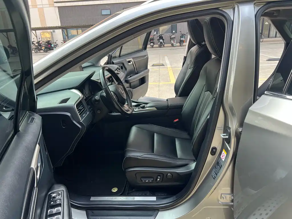 Lexus RX 300 2 WD Elite CN-V
