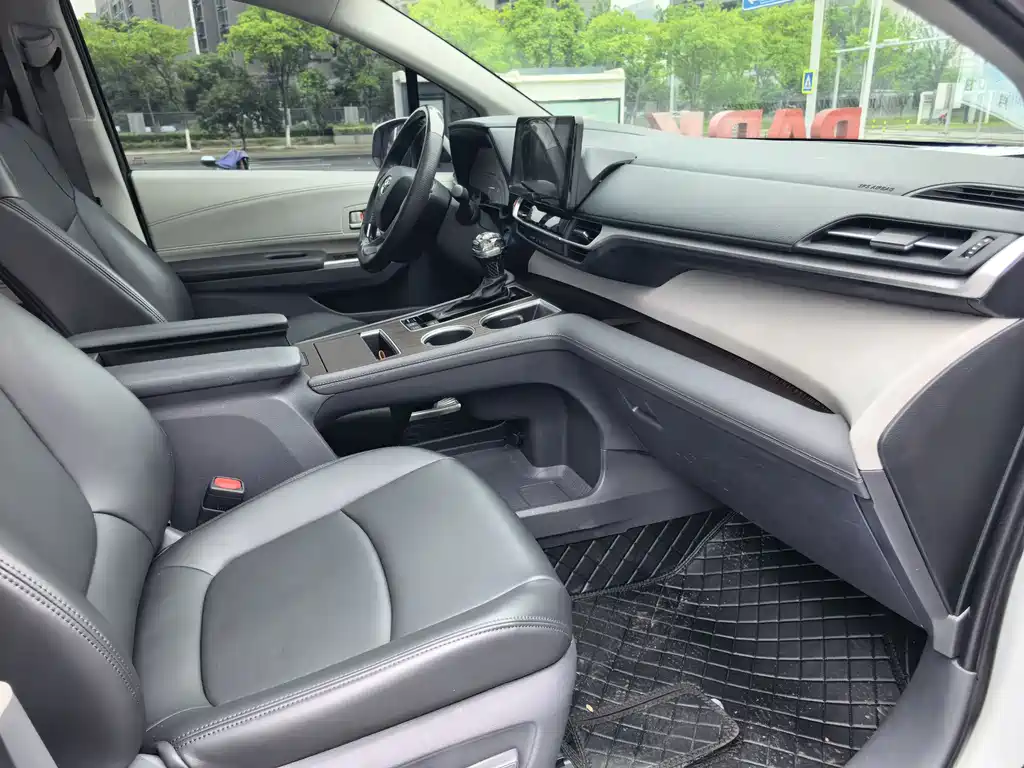 Sienna 2.5 L Hybrid Comfort