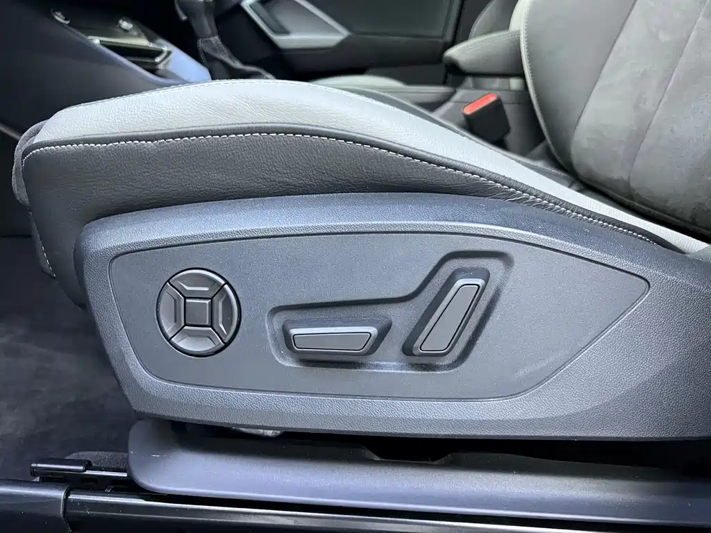 Audi Q3 35 TFSI Fashion Dynamic (1.4 T)