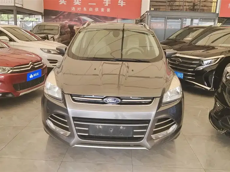 Ford Kuga 2.0 L GTDi 4 WD Elite