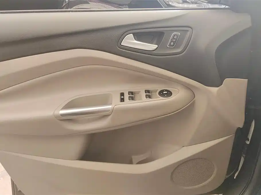 Kuga 2.0 L GTDi 4 WD Elite