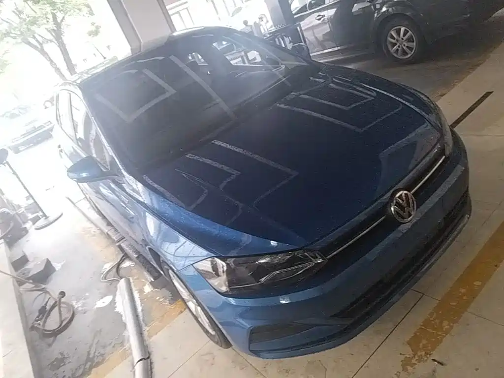 Polo Plus 1.5 L Auto Colorful Tech