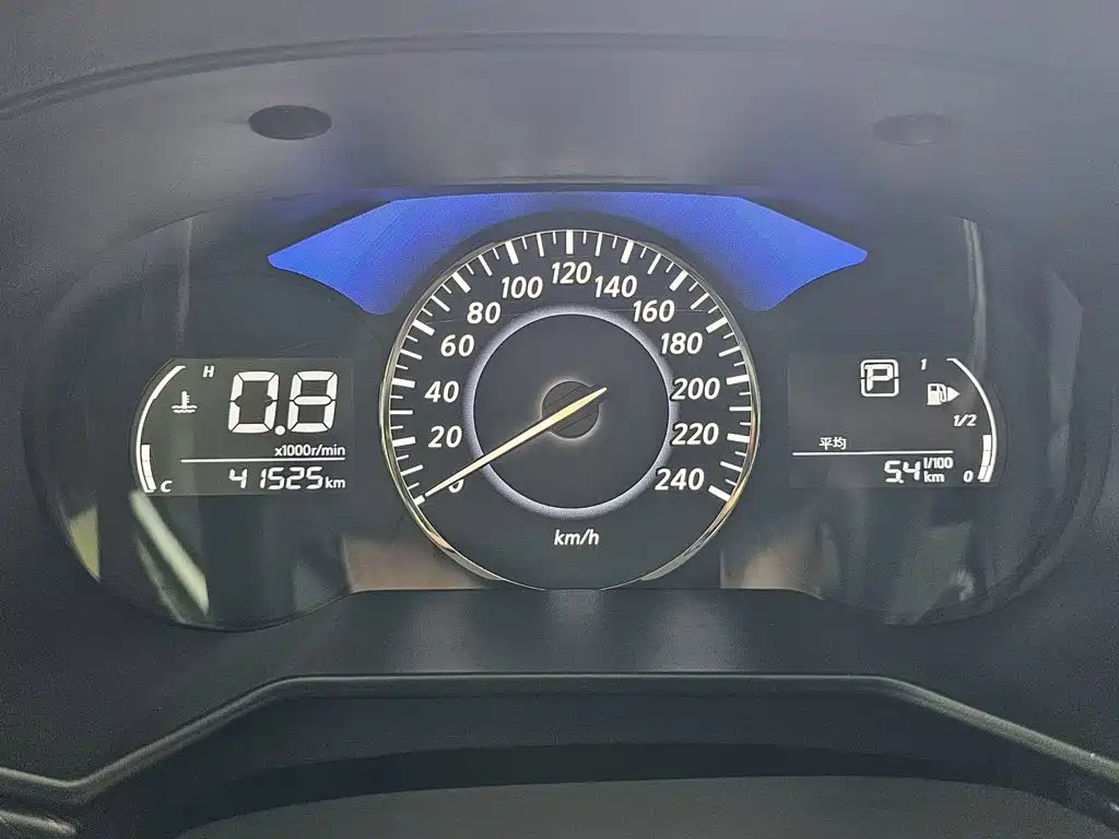 Venucia D60 PLUS 1.6 L XL CVT Joy Leading