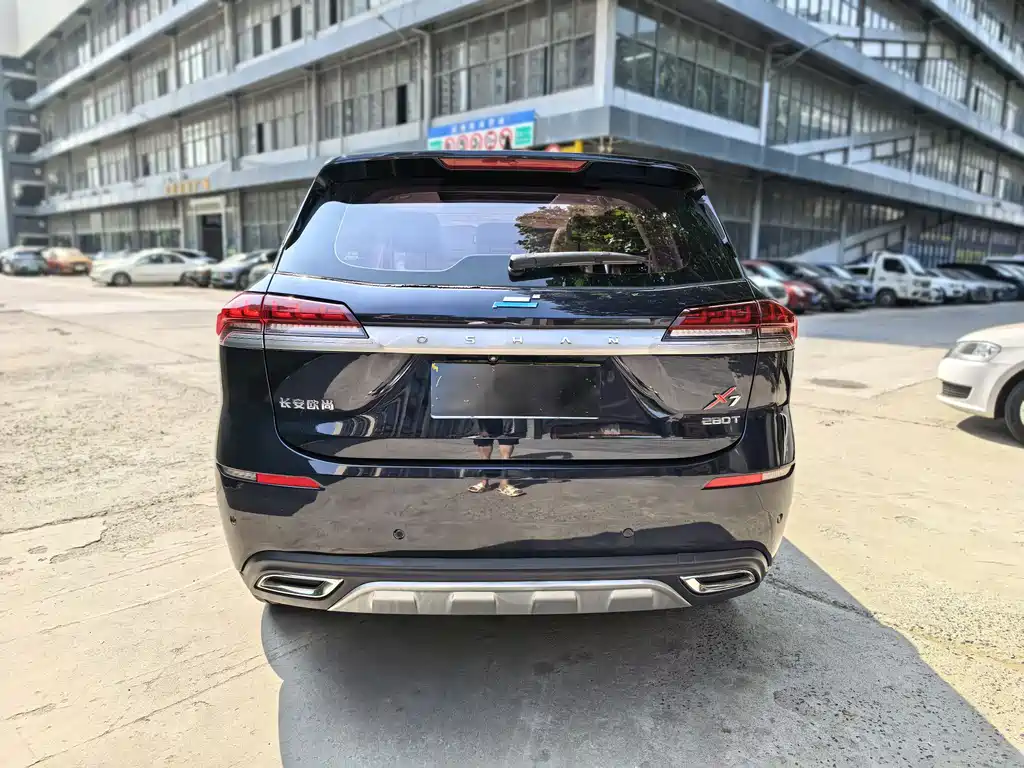 Changan Oshan X7 长安欧尚X7 2020款 1.5 T 人脸识别全自动泊车太空逍遥版