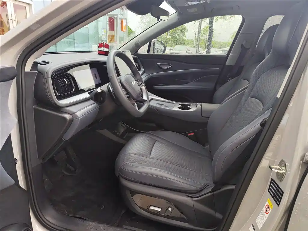 Seal 07 DM-i 150 Navigator