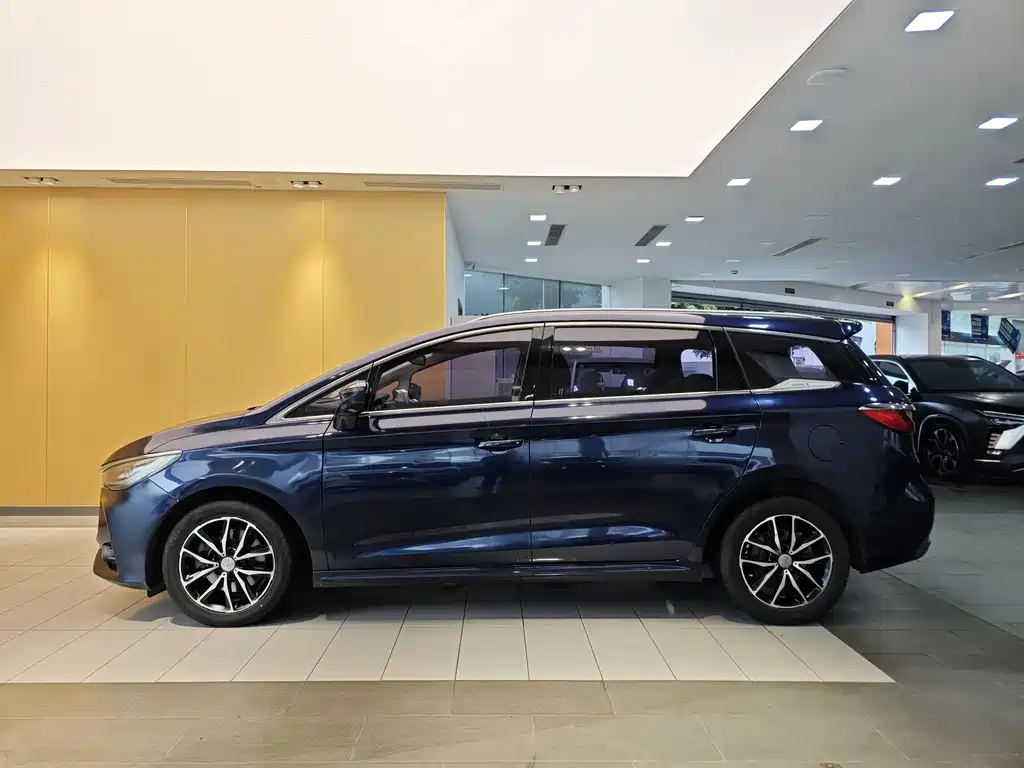 Song MAX 1.5 T Auto Connected Elite 7-seat