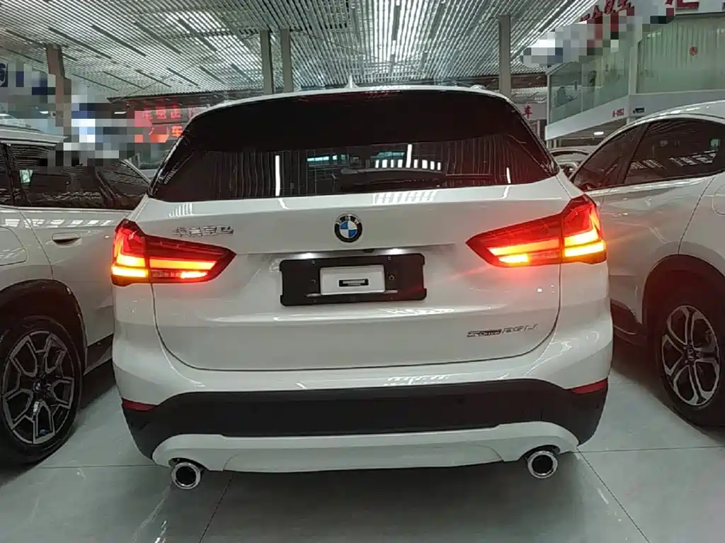 BMW X1 sDrive25 Li Leading