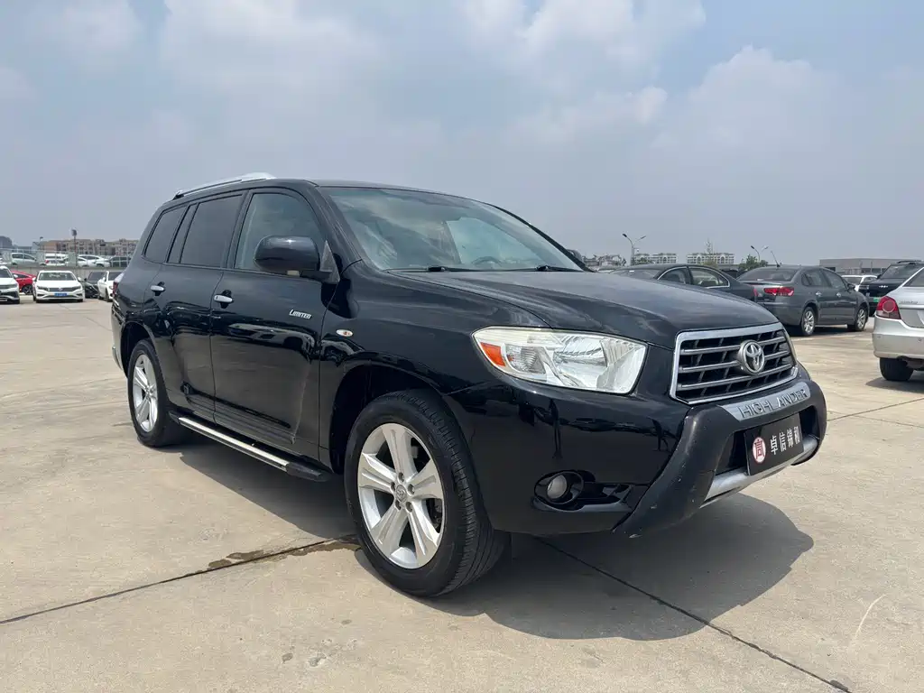 Highlander 2.7 L 2 WD 7-seat Supreme