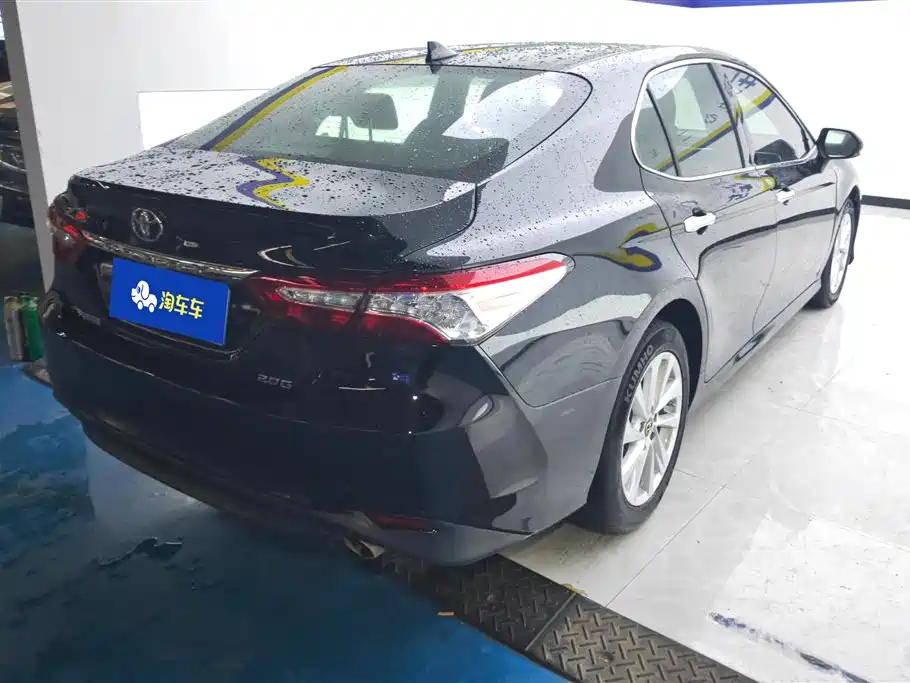 Camry 2.0 G Luxury