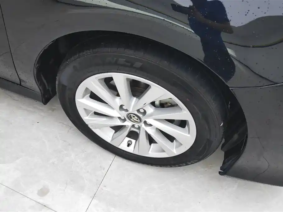 Camry 2.0 G Luxury