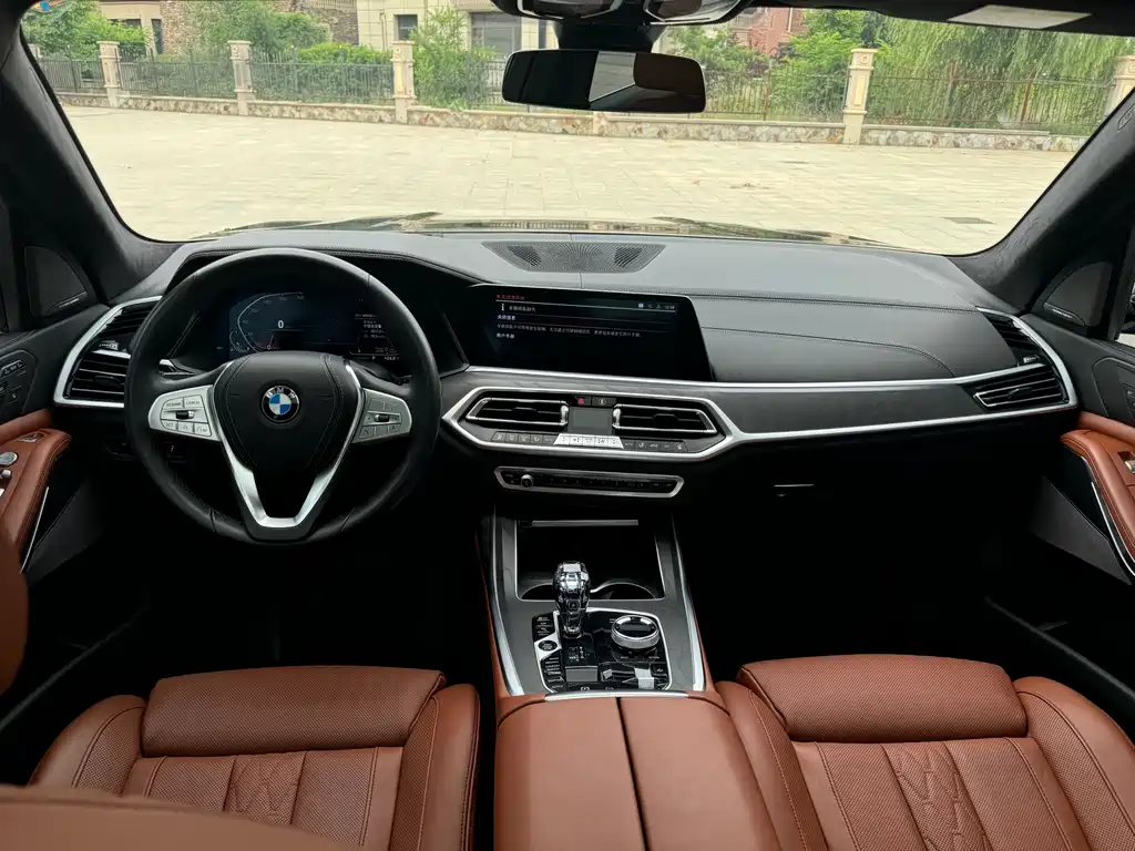 BMW X7 xDrive40 i Premium Luxury Package