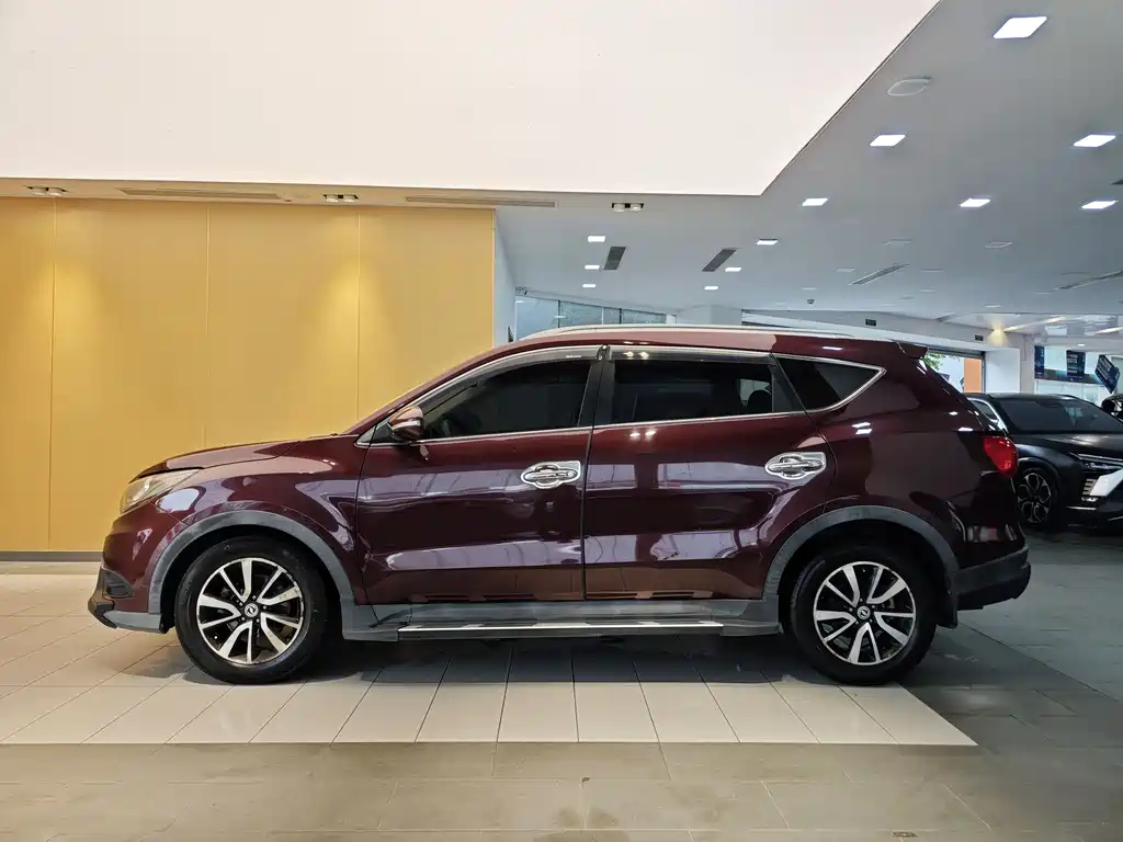 Fengguang 580 1.5 T CVT Luxury