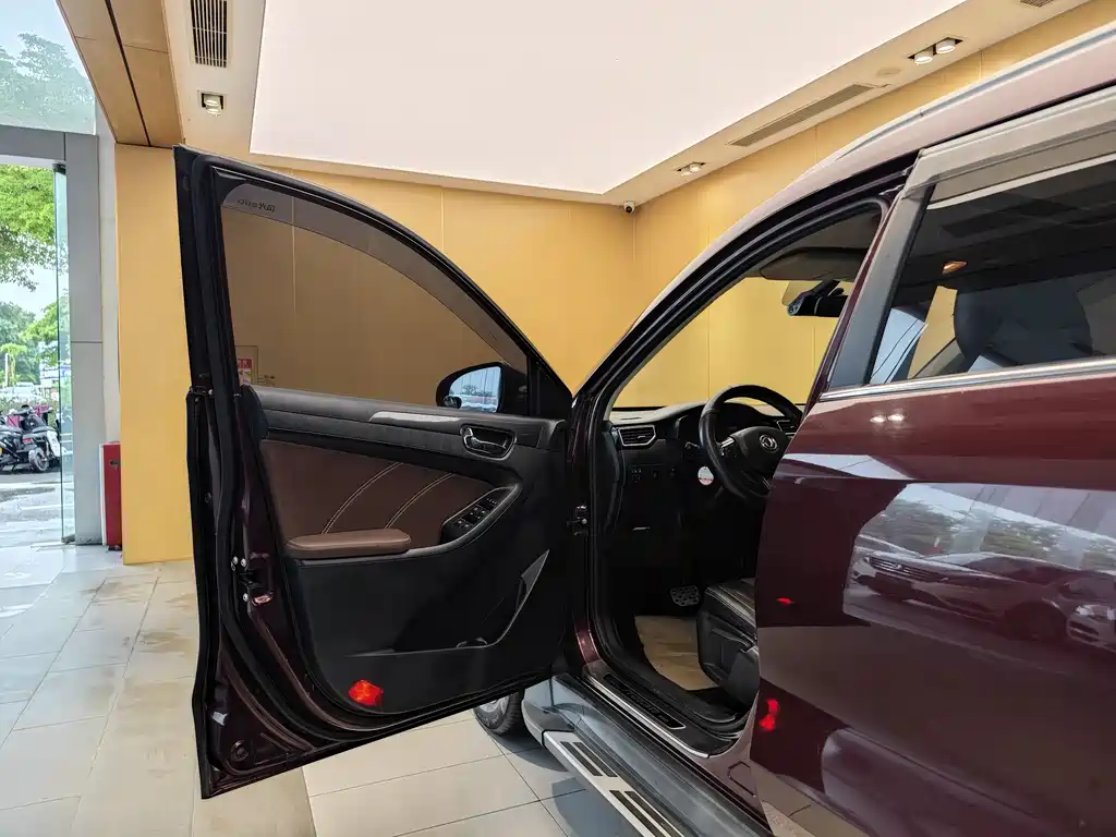 Fengguang 580 1.5 T CVT Luxury