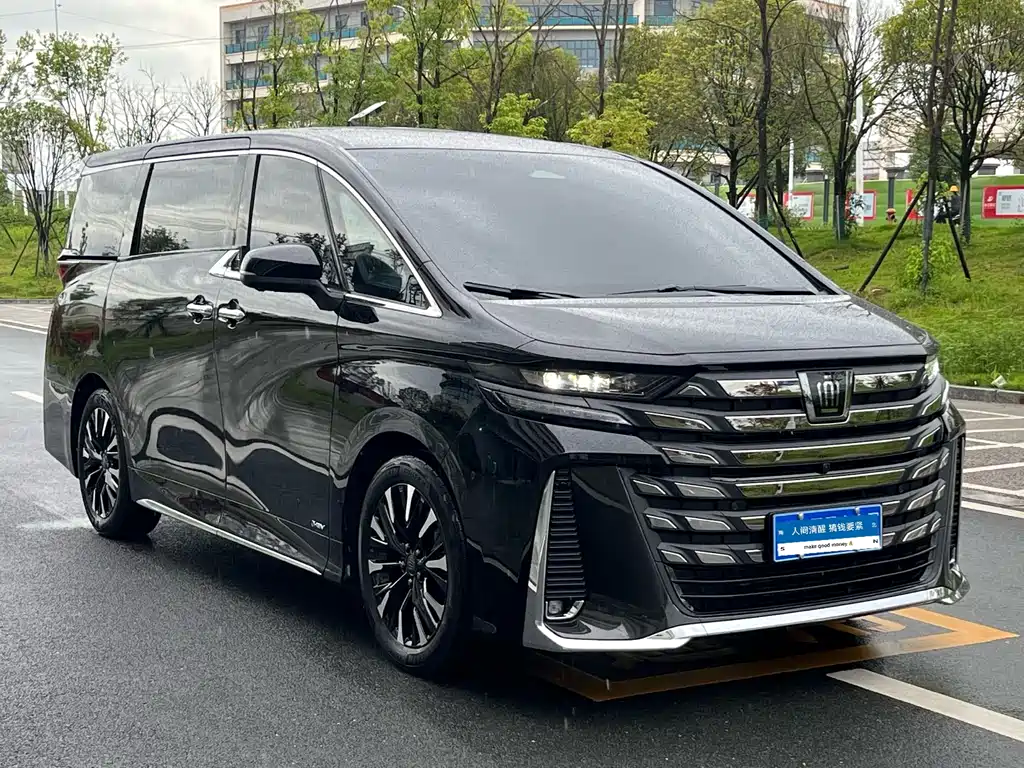 Vellfire Crown Dual Engine 2.5 L Supreme Executive