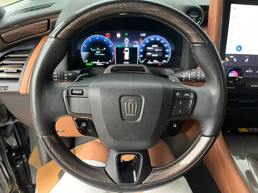 Vellfire Crown Dual Engine 2.5 L Supreme Executive