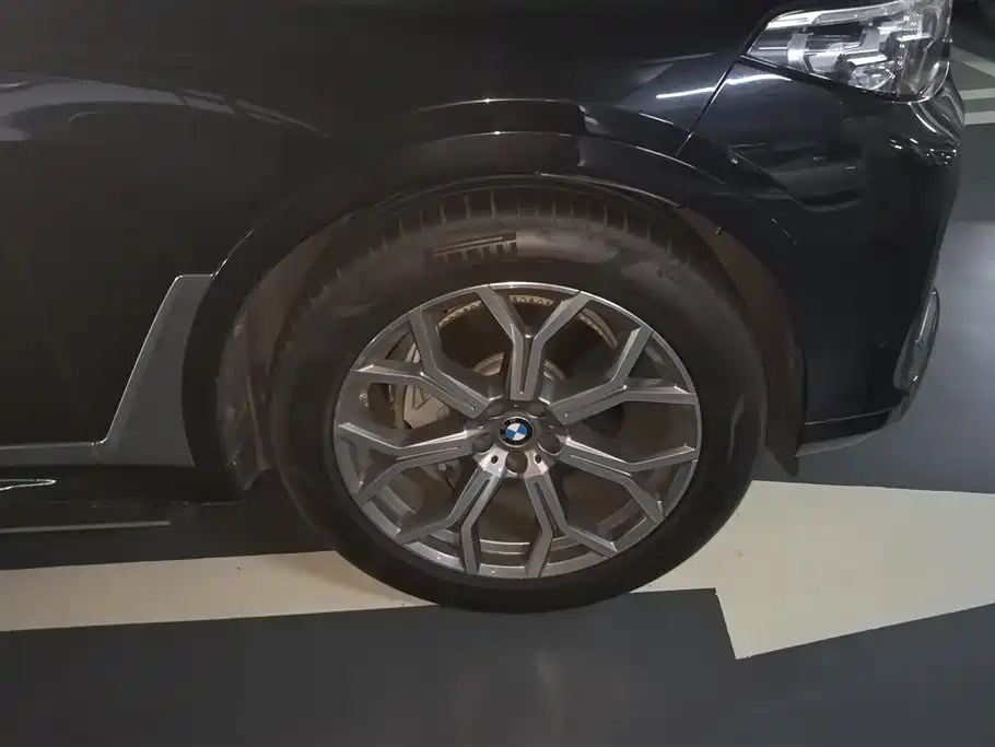 BMW X7 xDrive40 i Leading Luxury Package