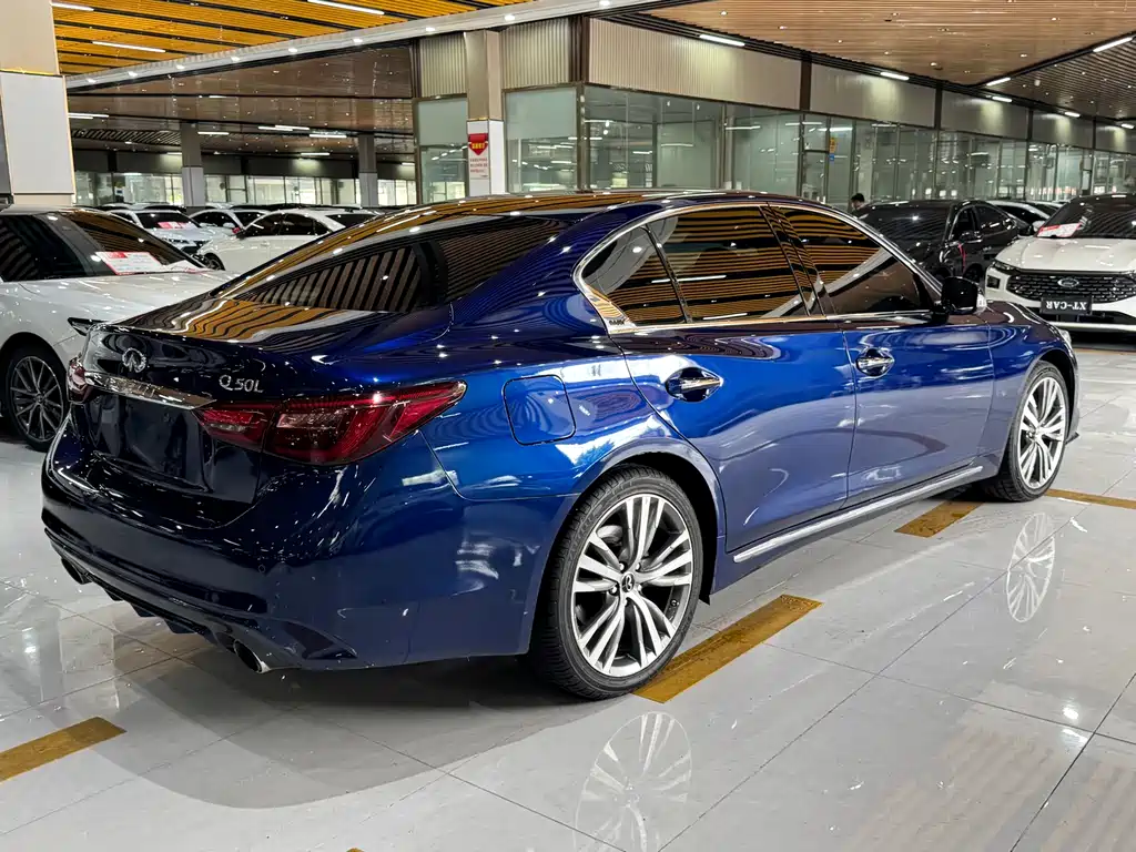 Infiniti Q50 L 2.0 T 30 Anniversary Limited