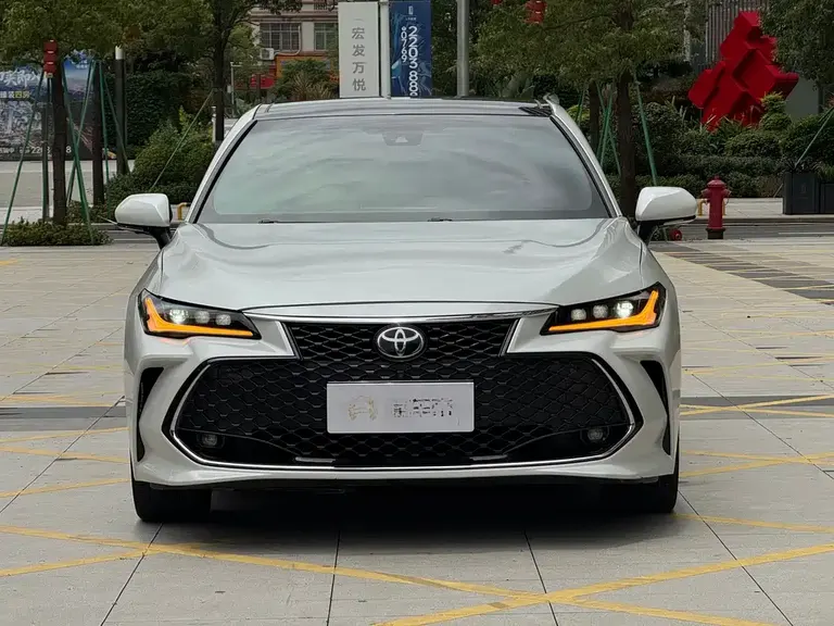 Toyota Avalon 2.5 L Touring Distinguished