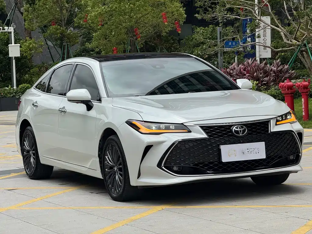 Avalon 2.5 L Touring Distinguished