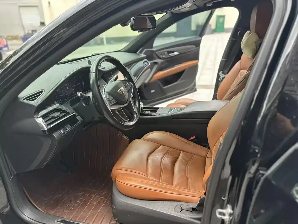 Cadillac CT6 28 T Leading