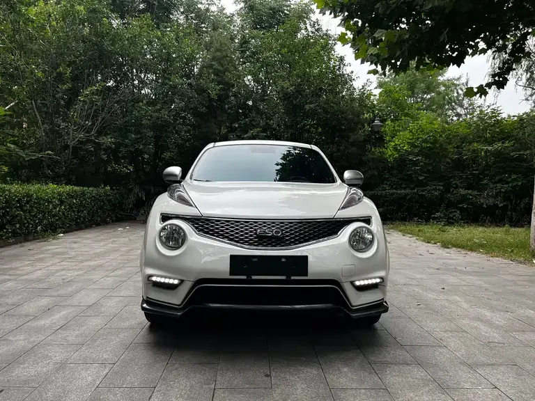 Infiniti ESQ 1.6 L Personality