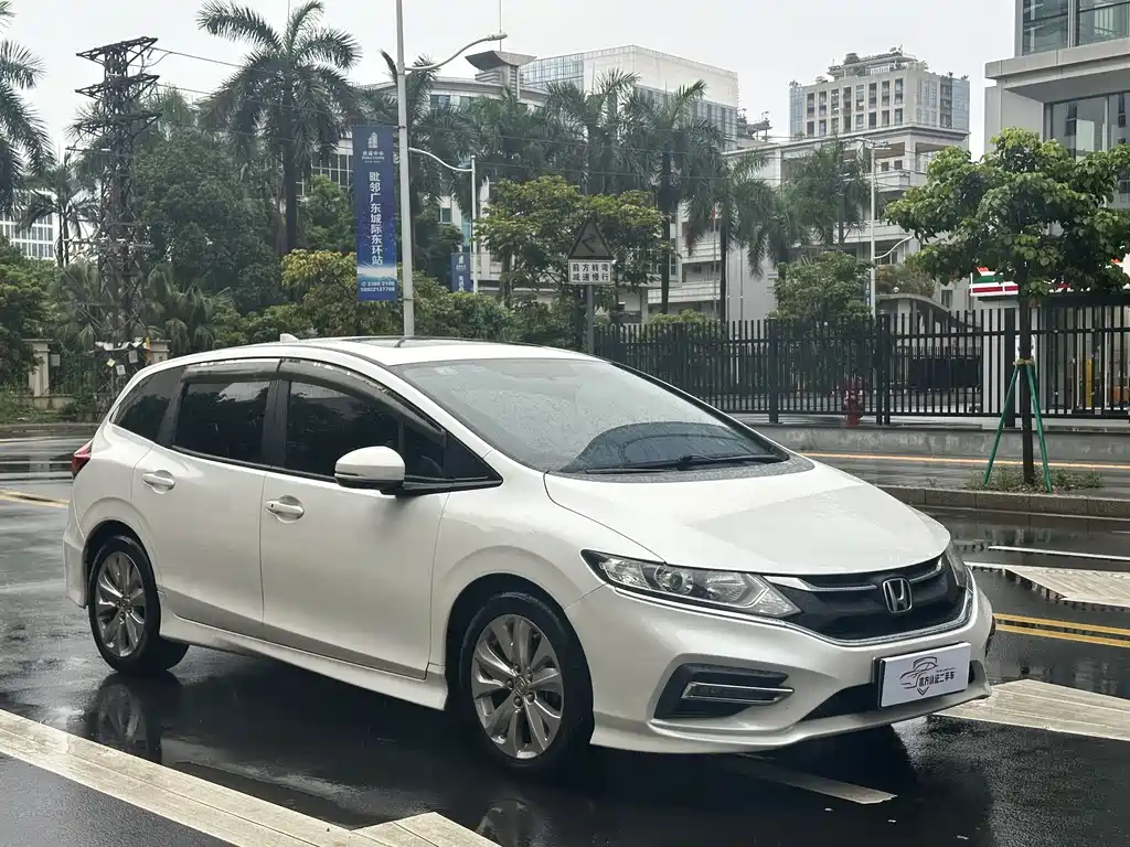 Jade 1.8 L Auto Comfort 5-seat