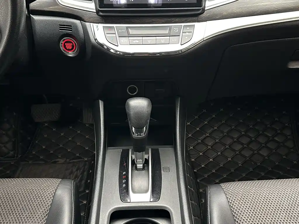 Jade 1.8 L Auto Comfort 5-seat