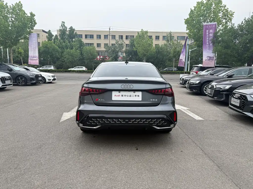 Audi A3 A3 L Limousine 35 TFSI Flying Spur Premium