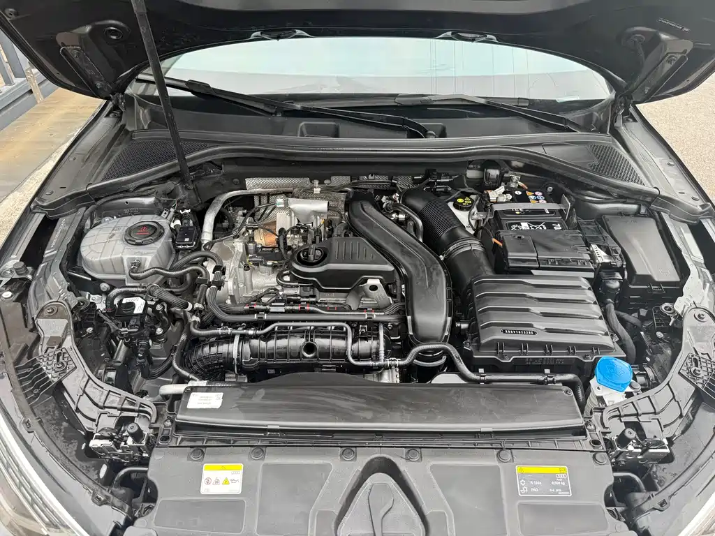 Audi A3 A3 L Limousine 35 TFSI Flying Spur Premium