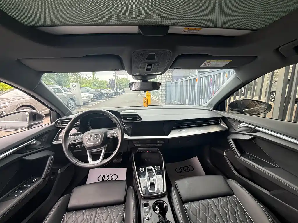 Audi A3 A3 L Limousine 35 TFSI Flying Spur Premium